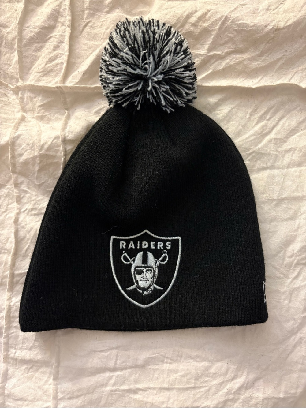 New Era NFL Oakland Raiders Knit Beanie Hat Pom Black